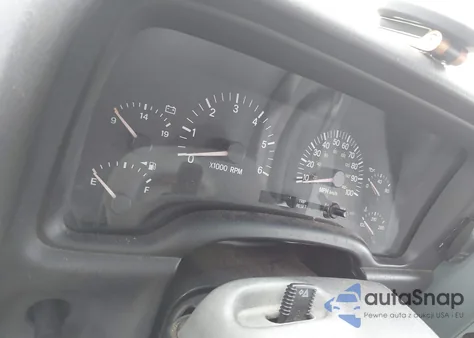 2000 Jeep Cherokee Sport z USA, uszkodzony, nr VIN 1J4FF48S8YL242593